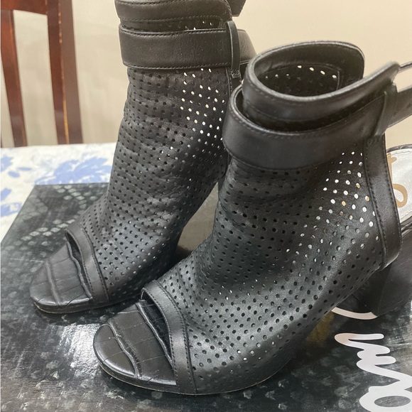 Black Chunky Edelman Heels - Size 5.5 - Picture 3 of 8